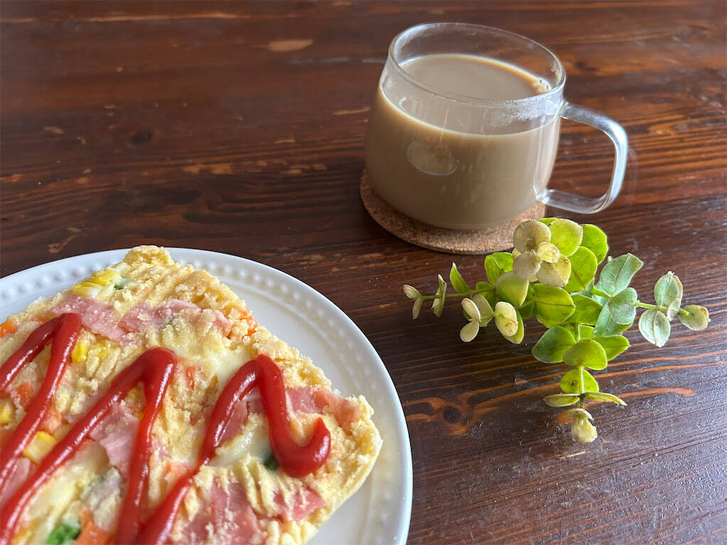 【おからパウダーが主食に!?】しっとり滋味深〜い「おかずパンケーキ」作ってみた！慌ただしい朝、レンチンで◎