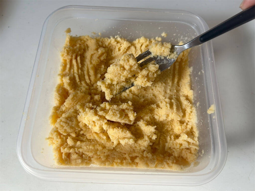 【おからパウダーが主食に!?】しっとり滋味深〜い「おかずパンケーキ」作ってみた！慌ただしい朝、レンチンで◎