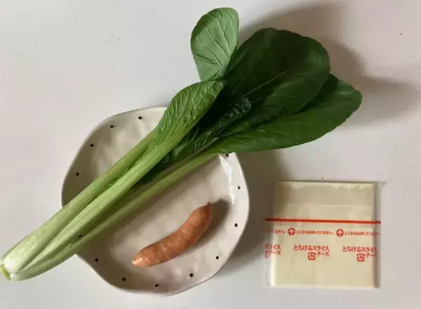 「【おからパウダーが主食に!?】しっとり滋味深〜い「おかずパンケーキ」作ってみた！慌ただしい朝、レンチンで◎」の画像