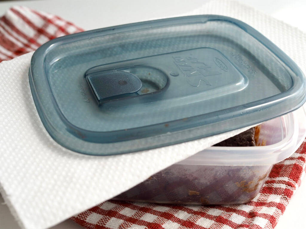 市販のはもう買えない！【材料2つとタッパーだけ】混ぜてレンチンの「ガトーショコラ」作ろう！