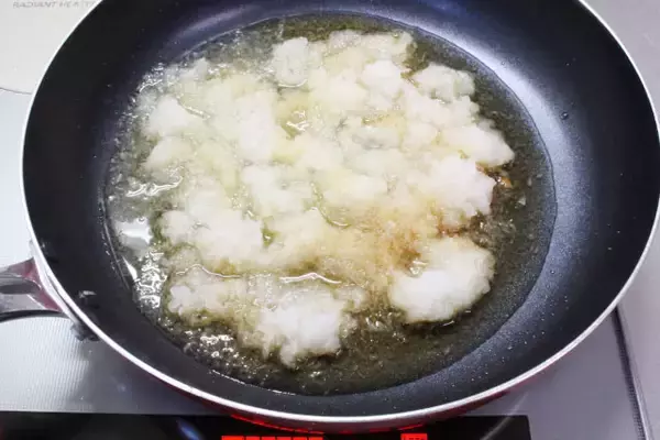 「【大根大量消費バーグ】おろしまみれの「煮込みハンバーグ」作ってみた！出汁と肉汁ダブルでジューシー♡」の画像