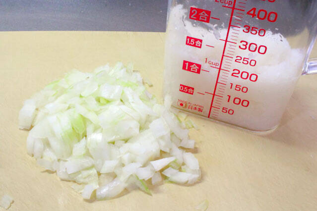 【大根大量消費バーグ】おろしまみれの「煮込みハンバーグ」作ってみた！出汁と肉汁ダブルでジューシー♡