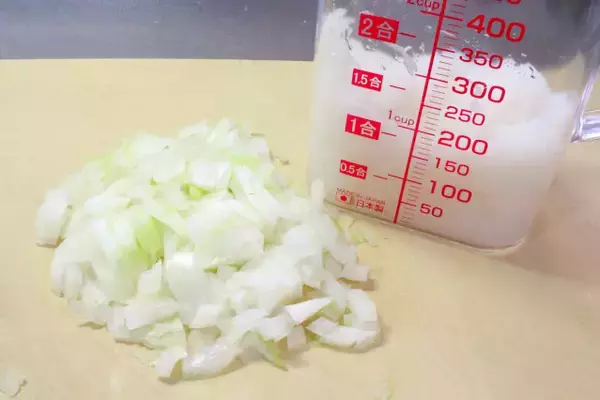 「【大根大量消費バーグ】おろしまみれの「煮込みハンバーグ」作ってみた！出汁と肉汁ダブルでジューシー♡」の画像