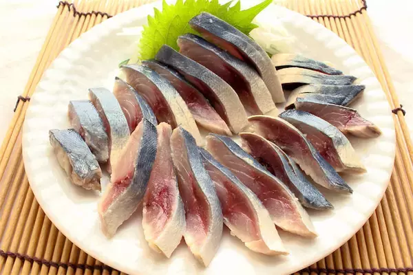 【安全に手作りできる！】刺身用のサバで「しめサバ」作ってみた！なめらかで芳醇な味わい♡【料理家直伝】