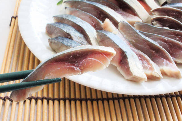 【安全に手作りできる！】刺身用のサバで「しめサバ」作ってみた！なめらかで芳醇な味わい♡【料理家直伝】