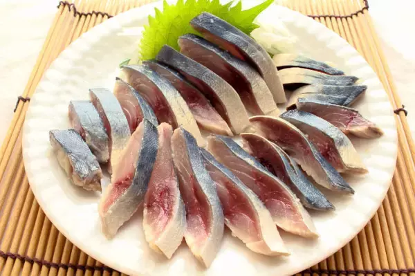 「【安全に手作りできる！】刺身用のサバで「しめサバ」作ってみた！なめらかで芳醇な味わい♡【料理家直伝】」の画像