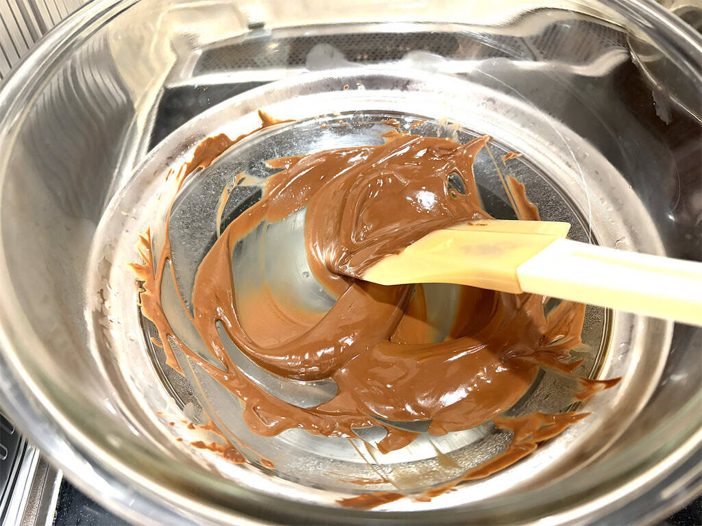 【疲労回復するバレンタインチョコ!?】カカオとベリーで体ととのう「チョコバー」作ってみた！ザクザク食感♡
