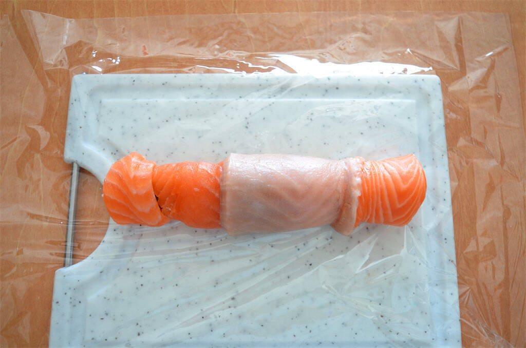 【春のサーモン】パサつき知らずの裏技は「蒸す」！農家直伝「鮭のアスパラ巻き」で春を堪能してみた♪