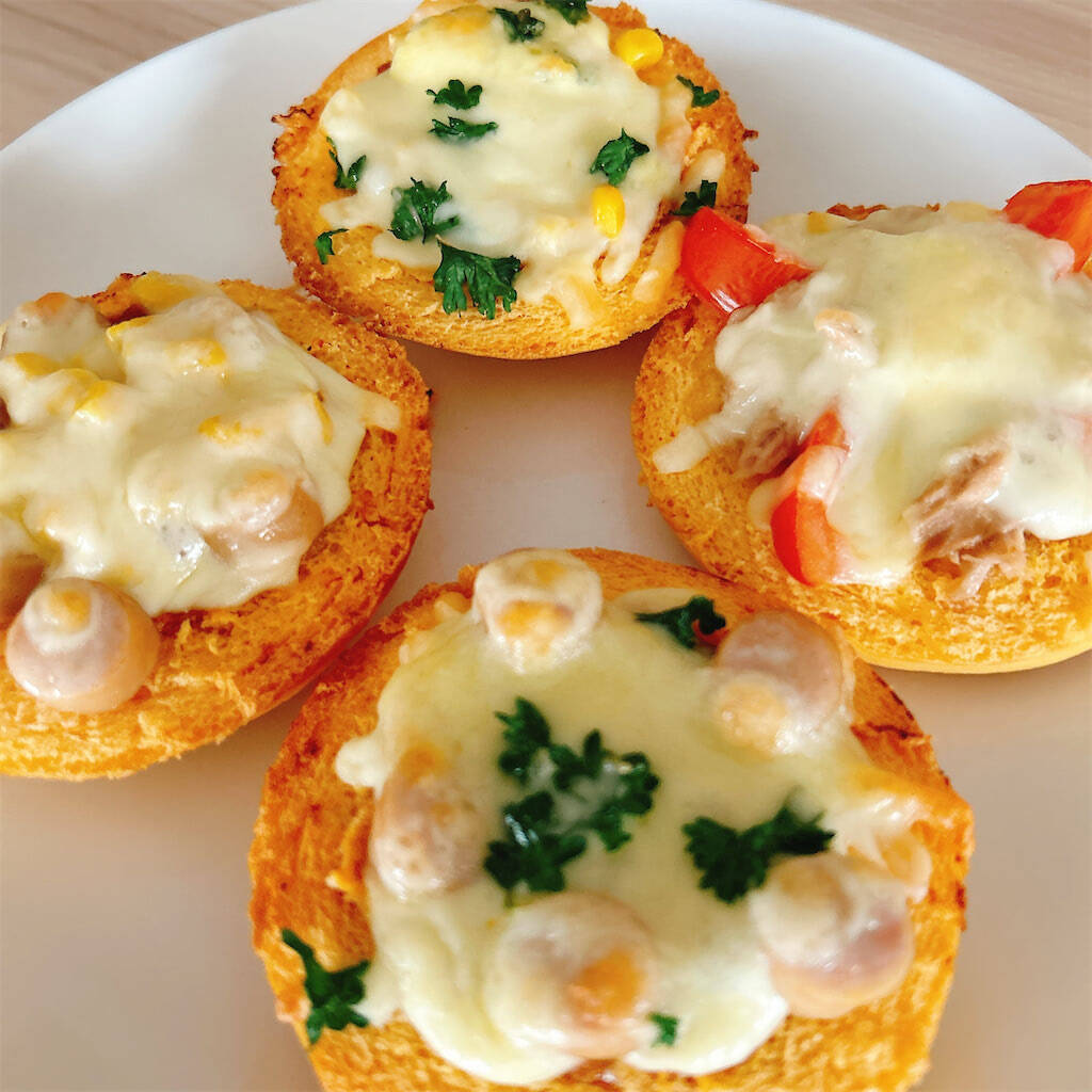 【発想の勝利】「ピザまん」をピザにする!?ある意味ど直球な裏技レシピ試してみた！もちもちサクサク新食感♡