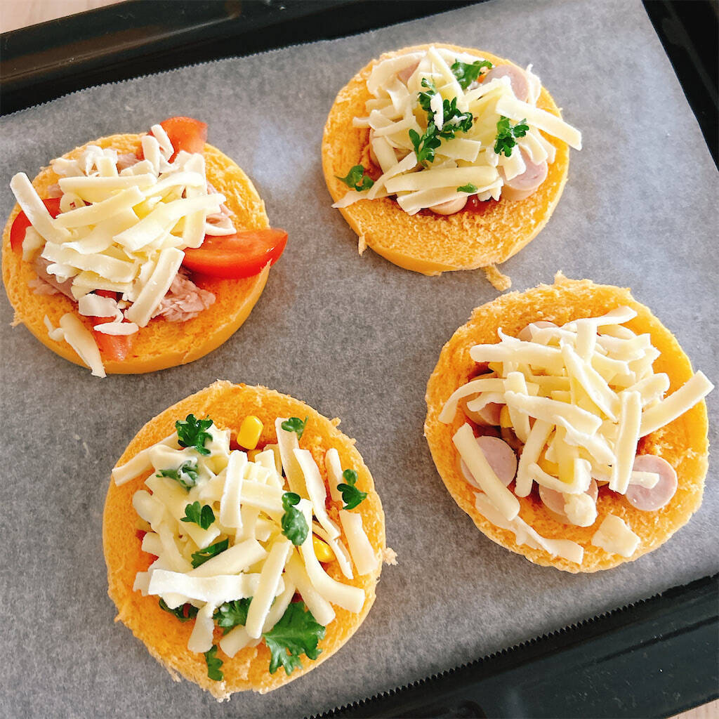 【発想の勝利】「ピザまん」をピザにする!?ある意味ど直球な裏技レシピ試してみた！もちもちサクサク新食感♡