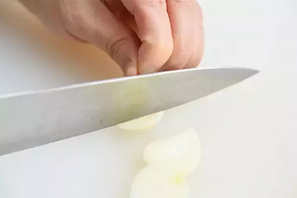 「【酪農家直伝】豚骨風つゆは飲み干し必須「濃厚ミルク鍋」作ってみた！シメのカルボナーラうどんも最高かよ♡」の画像
