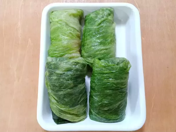 「意外と巻きやすい♪シャキシャキ「ロールレタス」作ってみた！肉だねのコンソメ＋ニラが名コンビ♡【農家直伝】」の画像