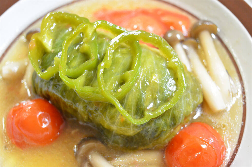 意外と巻きやすい♪シャキシャキ「ロールレタス」作ってみた！肉だねのコンソメ＋ニラが名コンビ♡【農家直伝】