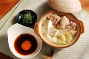 笠原さんが『作家の池波正太郎がよく食べてた鍋をアレンジしました』 調味は塩と酒！「鶏豆腐鍋」作ろう！