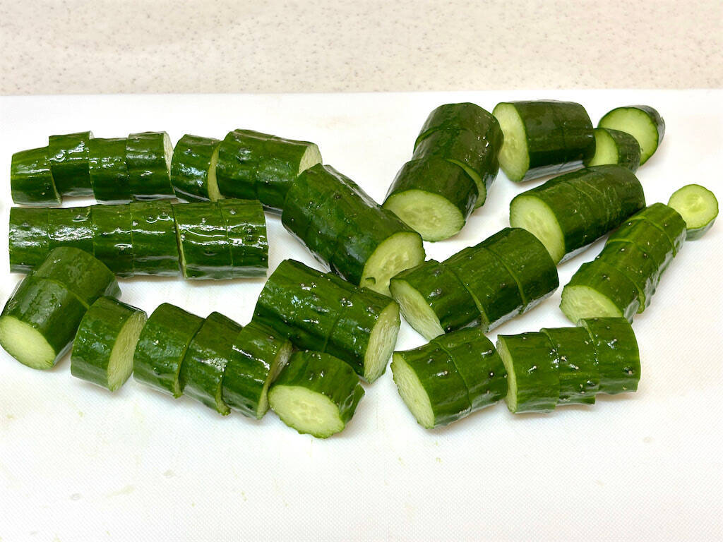702万回再生の【ポリポリキュウリ】の改訂版にトライ！きゅうり大量消費にも！【板前の技術】