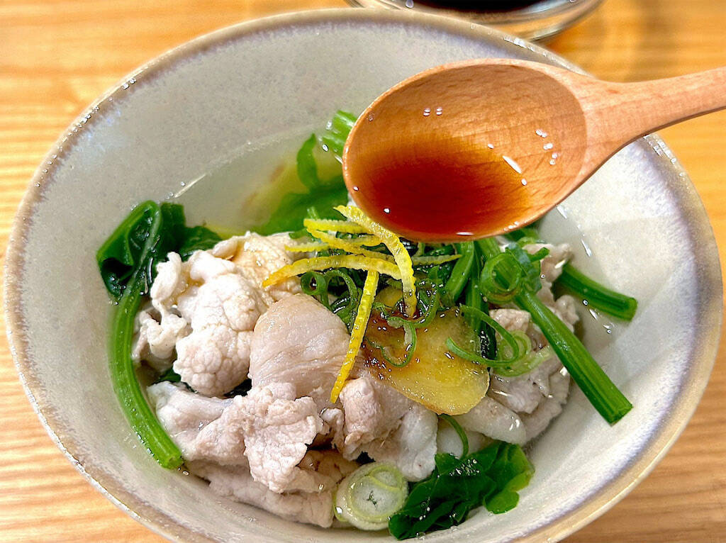 【ほうれん草1束ペロリ】出汁いらずの「常夜鍋」作ってみた！水・塩・酒だけでこの奥深～い味わいはチート級♡