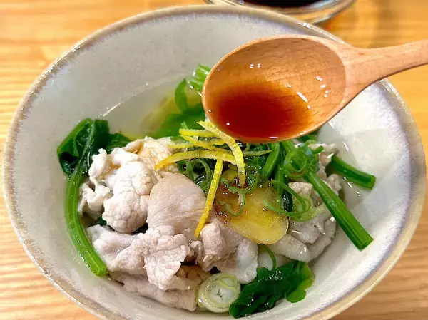 「【ほうれん草1束ペロリ】出汁いらずの「常夜鍋」作ってみた！水・塩・酒だけでこの奥深～い味わいはチート級♡」の画像