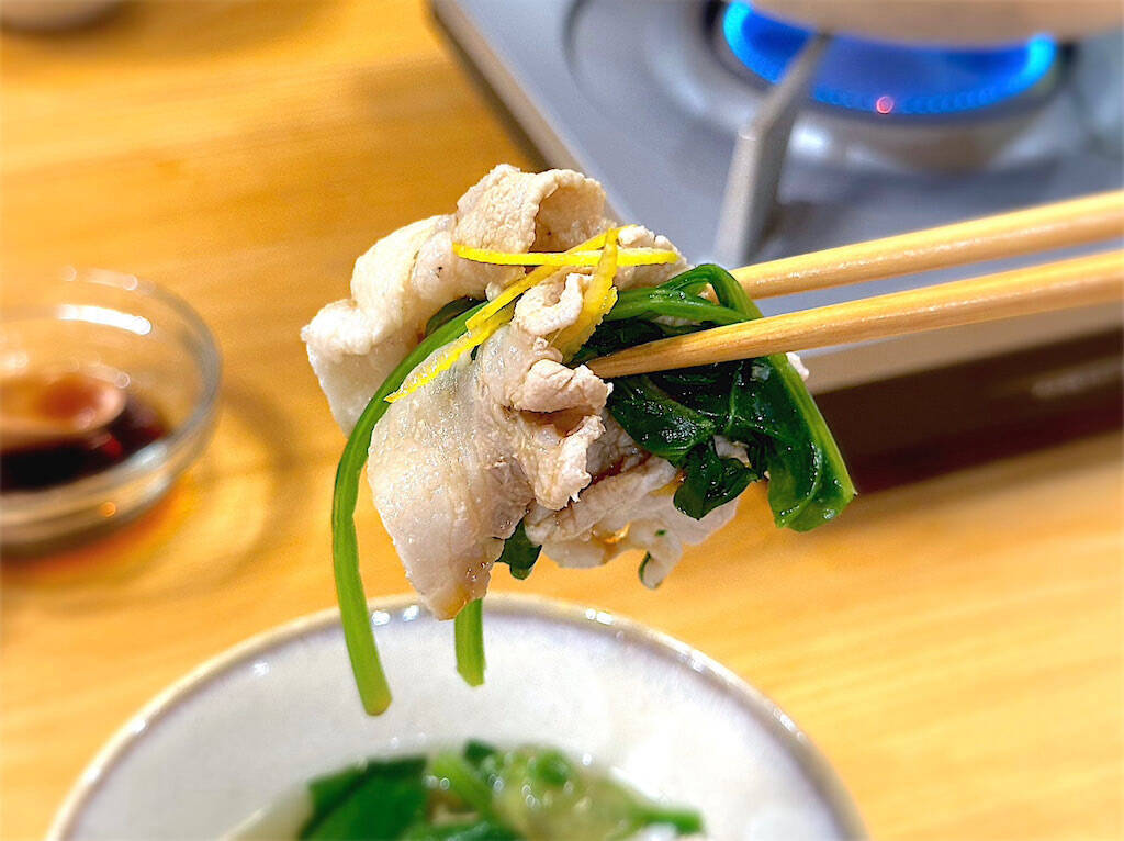 【ほうれん草1束ペロリ】出汁いらずの「常夜鍋」作ってみた！水・塩・酒だけでこの奥深～い味わいはチート級♡