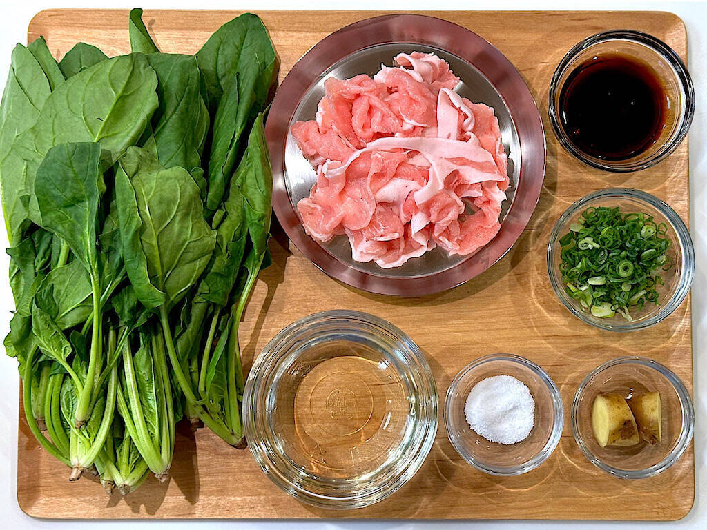 【ほうれん草1束ペロリ】出汁いらずの「常夜鍋」作ってみた！水・塩・酒だけでこの奥深～い味わいはチート級♡