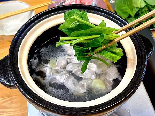 「【ほうれん草1束ペロリ】出汁いらずの「常夜鍋」作ってみた！水・塩・酒だけでこの奥深～い味わいはチート級♡」の画像