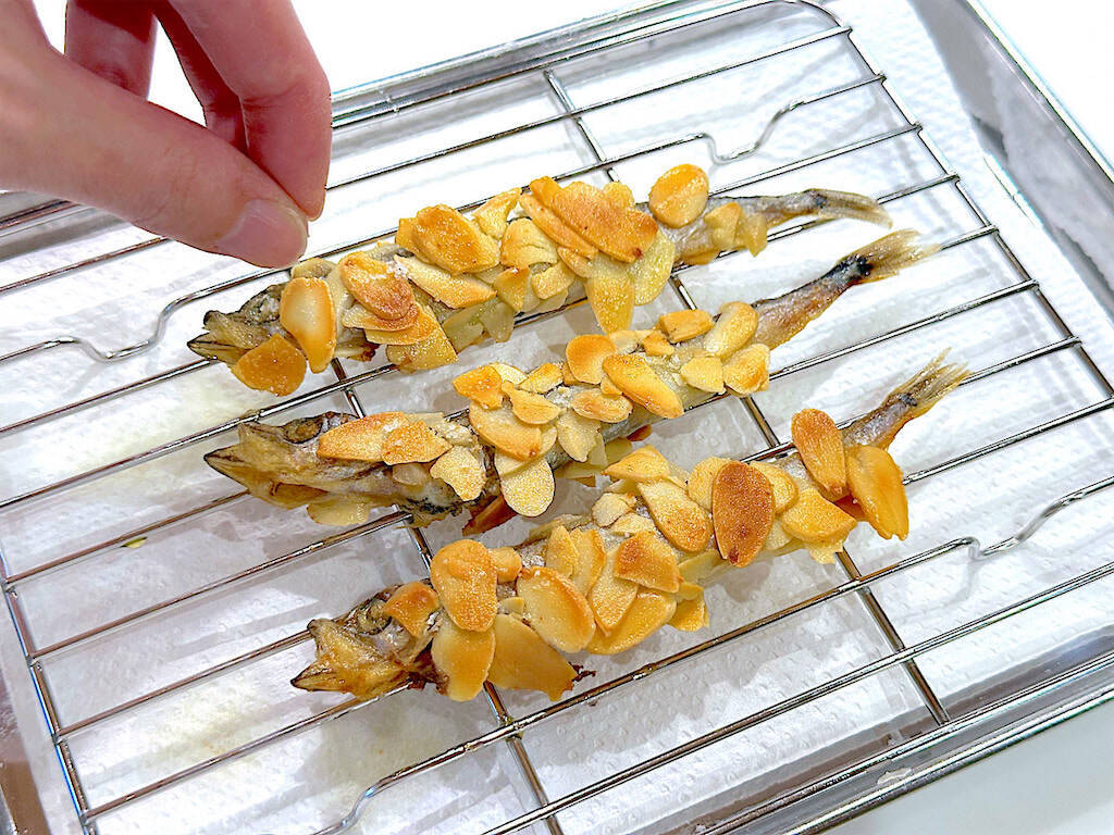 【細長弁当箱に】尾頭付きししゃもを丸ごとイン!?アーモンド衣パリッパリ♡な豪快弁当作ろう【植松良枝さん直伝】