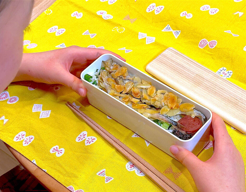 【細長弁当箱に】尾頭付きししゃもを丸ごとイン!?アーモンド衣パリッパリ♡な豪快弁当作ろう【植松良枝さん直伝】