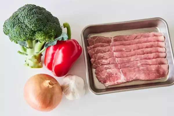 「【たんぱく質不足が夏バテを呼ぶ!?】疲れリセット食材てんこ盛り♪「豚肉のソテーと卵マヨサラダ」作ろう！」の画像