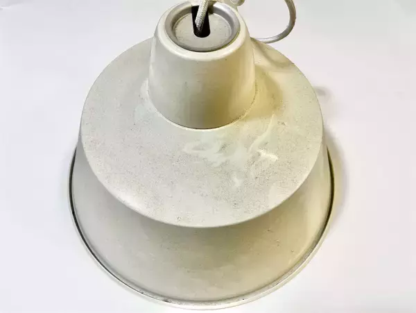 「【年に一度の大掃除】リビングや寝室の照明掃除…「オキシクリーン」にお任せしてみた！」の画像