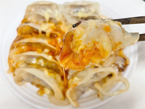 【冷凍餃子アレンジ】韓国風に変身⁉「チーズタッカルビ風餃子」作ってみた！材料少なめ、調理時間10分！