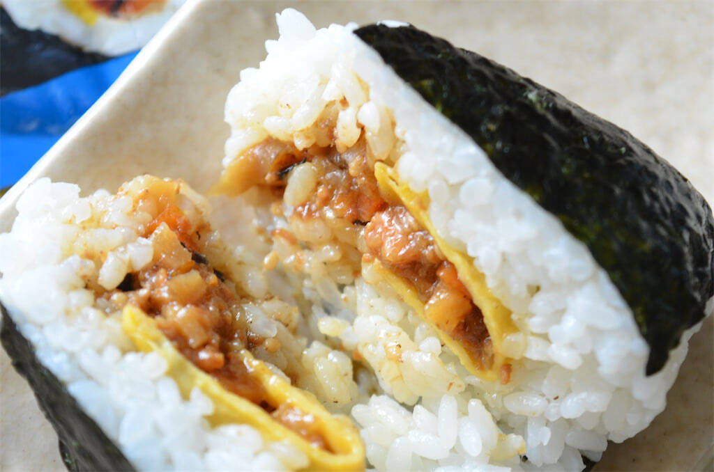 【おにぎり専用】というニッチ具材「おにぎリッチ」試してみた！はみ出ず握れてリッチな味♡【キッコーマン】