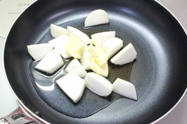 【オーブンでの焼き不要】フライパン一つで「かぶと牡蠣のグラタン風」作ってみた！牡蠣がぷっくりクリ～ミ～♡