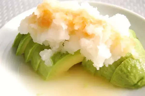 「【志麻さんのおしゃレシピ】え、その組み合わせ合ってるの!?「アボカドと大根おろしのサラダ」にトライ！【爆速3分!!】」の画像