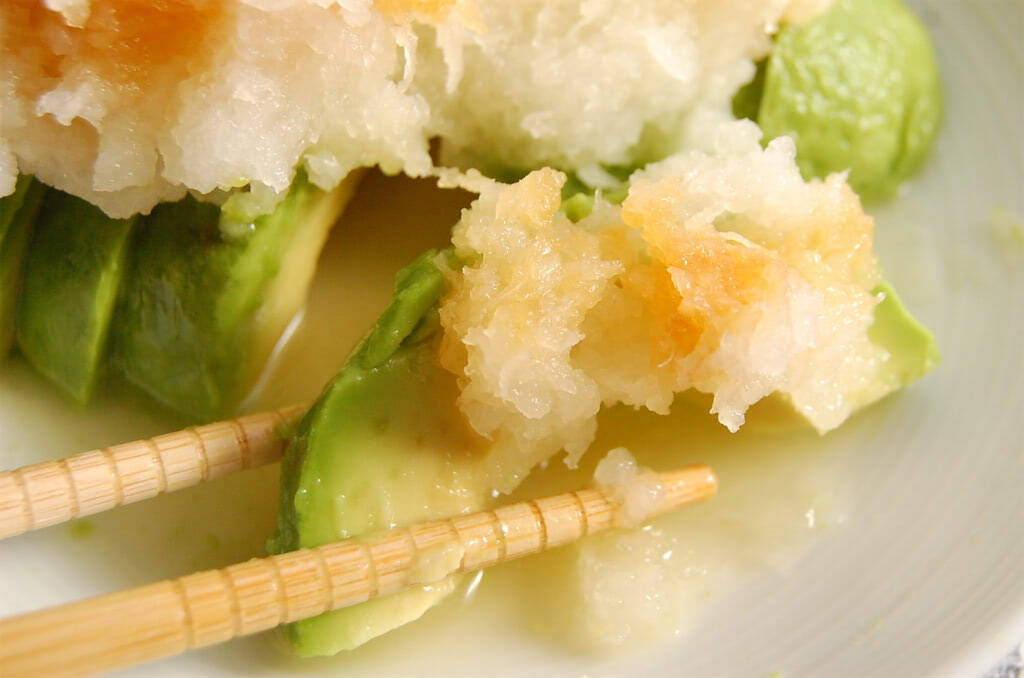 【志麻さんのおしゃレシピ】え、その組み合わせ合ってるの!?「アボカドと大根おろしのサラダ」にトライ！【爆速3分!!】