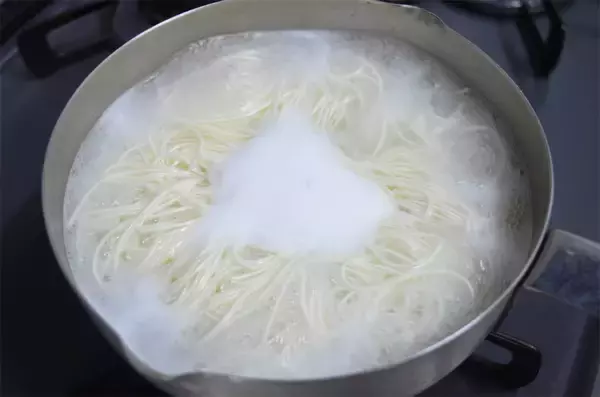「【マンネリそうめん卒業】お酢×マヨでやみつき「ソーメンサラダ」作ってみた！白だしがまとめ役♪【農家直伝】」の画像