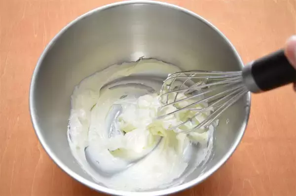 「【代用レシピ】マスカルポーネ無しで「ティラミス」作ってみた！必要なのはクリチと…え、豆腐!?【農家直伝】」の画像