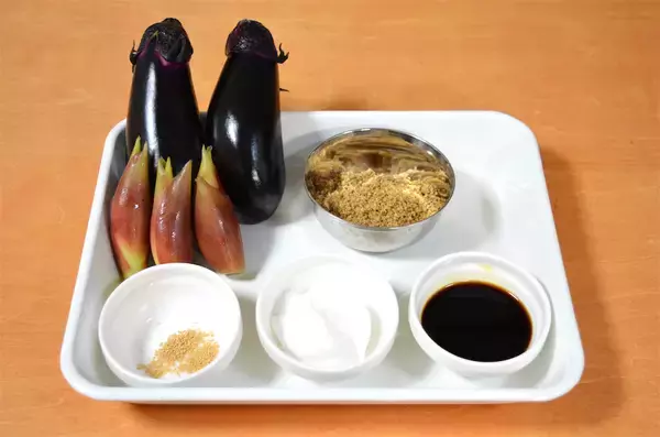 「【無限副菜】なすのゴマ和えに「みょうが」を足すだけ！爽やかさ＆香ばし度100倍になった件【ゴマ和え2.0】」の画像