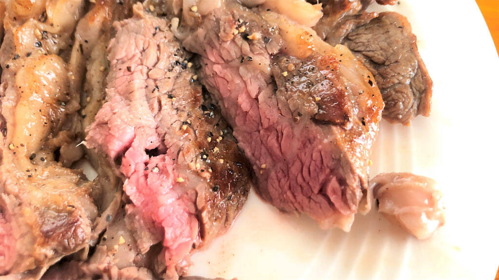 【調理のスゴ技】安いステーキ肉を「バターの泡」で焼いてみた！香り豊かで柔らか～く焼けるは本当か!?