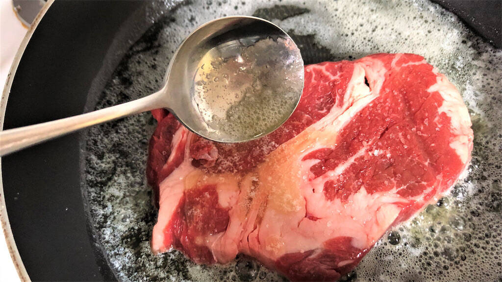 【調理のスゴ技】安いステーキ肉を「バターの泡」で焼いてみた！香り豊かで柔らか～く焼けるは本当か!?