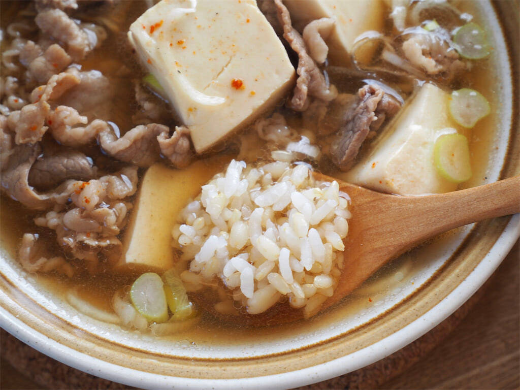 【だしパックで煮るだけ】超簡単＆時短「肉吸い」作ってみた！染みるスープとハフハフ豆腐で年越せる♪