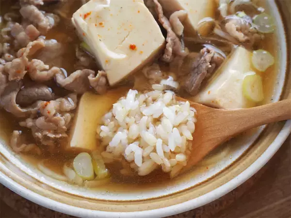 「【だしパックで煮るだけ】超簡単＆時短「肉吸い」作ってみた！染みるスープとハフハフ豆腐で年越せる♪」の画像