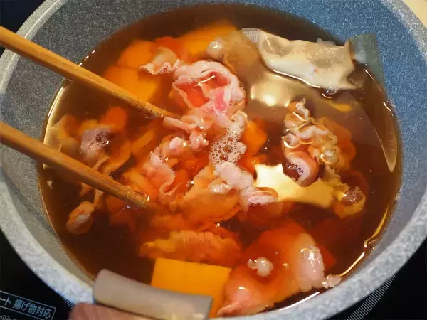 「【だしパックで煮るだけ】超簡単＆時短「肉吸い」作ってみた！染みるスープとハフハフ豆腐で年越せる♪」の画像