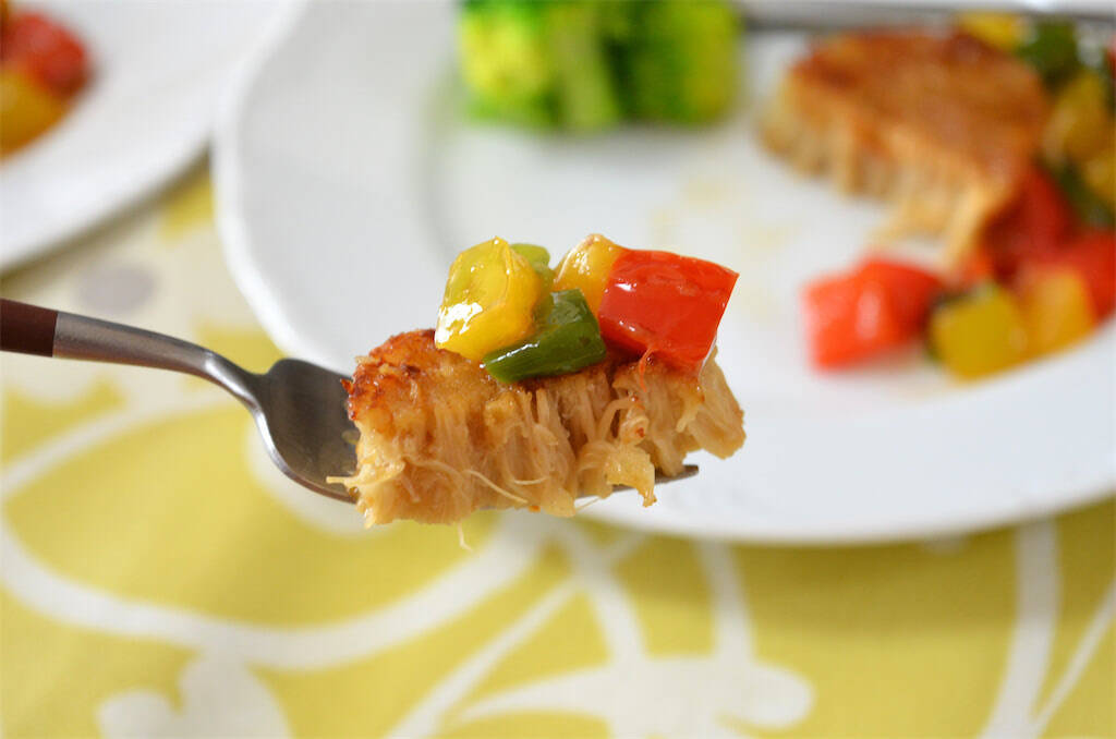 【えのきの概念が変わる！】捨ててた根元で「ガリバタステーキ」作ってみた！パプリカソースで大化け♪