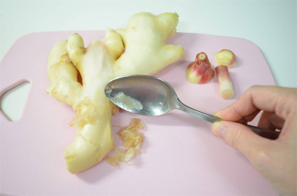 【自家製新しょうがの甘酢漬け】で「ちらしずし」作ってみた！まるで食べるお花畑♡甘酸っぱ旨さが絶妙♪