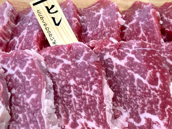 「【和牛の目利きクイズ】おいしい生肉の表面は…「ほどよく乾いている」「瑞々しく光沢がある」のどっち？」の画像