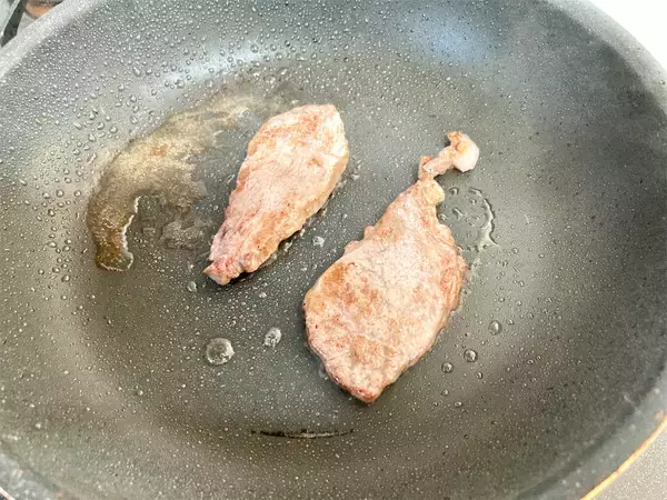 「【和牛の目利きクイズ】おいしい生肉の表面は…「ほどよく乾いている」「瑞々しく光沢がある」のどっち？」の画像