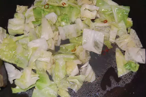 「【ポテサラの裏ワザ】あさり水煮缶を入れる⁉旨み染み染みだからマヨは使わない⁉粉チーズがいい仕事♡」の画像