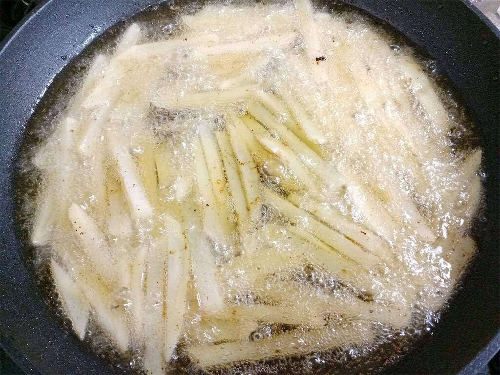 【らっきょう酢の使い道】極上の甘酸っぱさ♡「鶏肉とじゃがいものサッパリ炒め」作ってみた！【農家直伝】