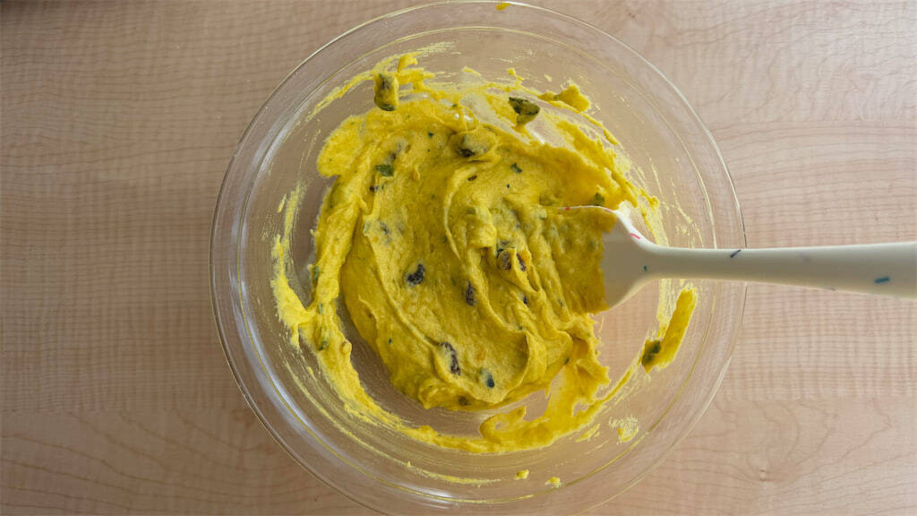 砂糖・油なしでも大満足！「かぼちゃとレーズンの米粉マフィン」はしっとりどっしり食感♡【元パティシエ直伝】