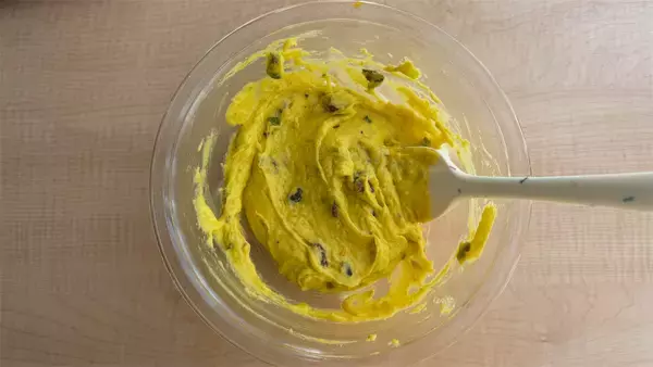 「砂糖・油なしでも大満足！「かぼちゃとレーズンの米粉マフィン」はしっとりどっしり食感♡【元パティシエ直伝】」の画像