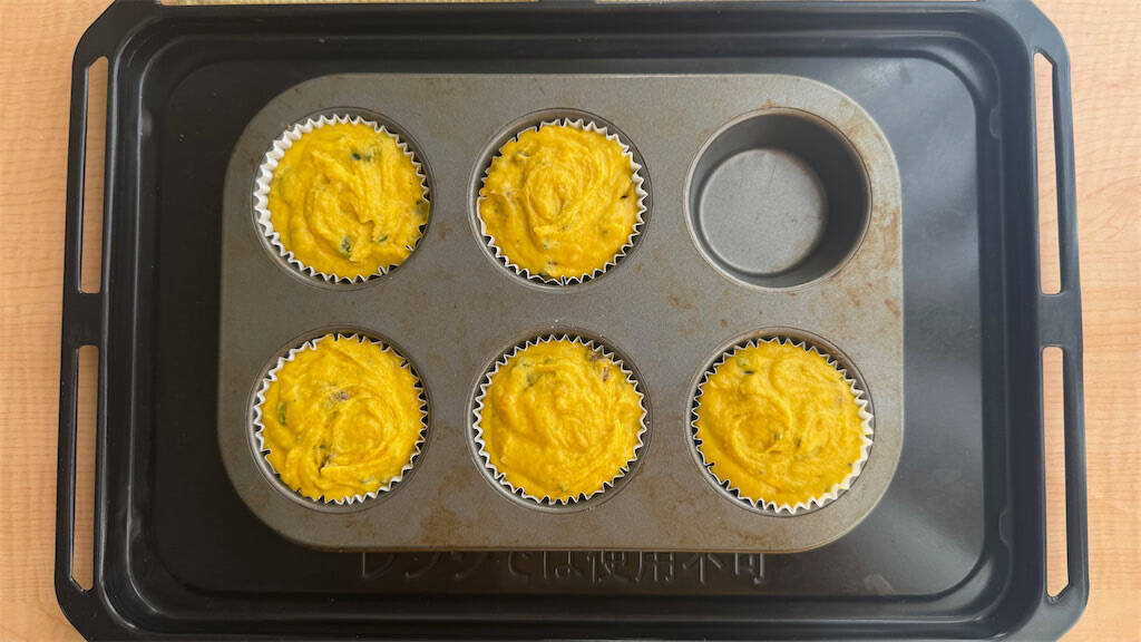 砂糖・油なしでも大満足！「かぼちゃとレーズンの米粉マフィン」はしっとりどっしり食感♡【元パティシエ直伝】